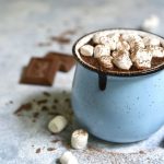 Resep Hot Chocolate Marshmallow: Minuman Susu Coklat yang Creamy